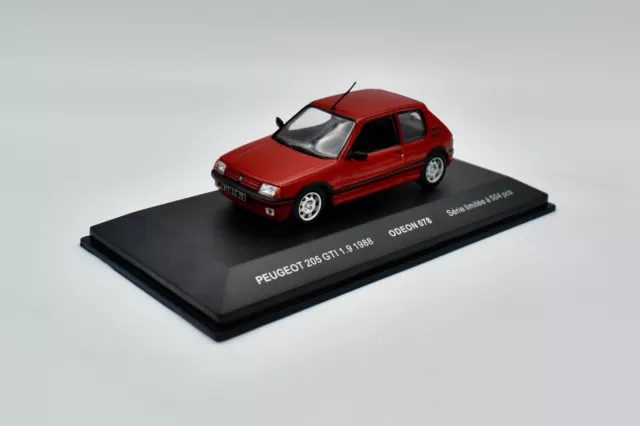 Odeon Voiture Miniature Peugeot 205 GTI 1.9L de 1988 Rouge 1/43 Edition  Limitée : : Jeux et Jouets