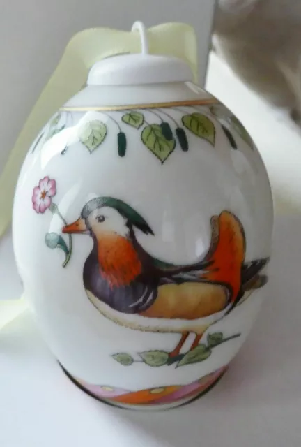 HUTSCHENREUTHER Germany THE EGG DAS EI EASTER 1998 porcelain ORNAMENT duck