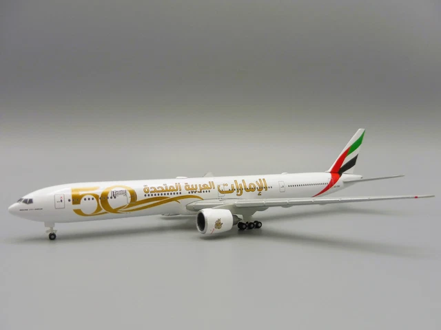 Boeing 777-8 Christmas 2021 – Maquette 1/500 Herpa – Neuf
