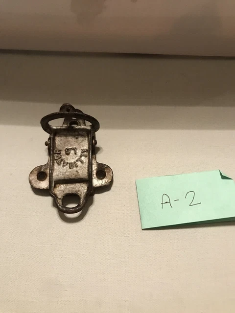 Vintage Cast Iron Barn Door Latch ALLIGATOR L8 Used  * Pull Chain Missing 11