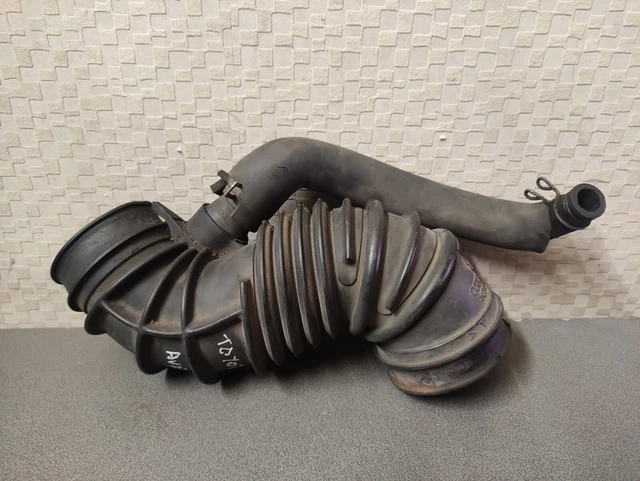 Air Intake Intake Hose 17881-OD200 for Toyota Yaris Avensis