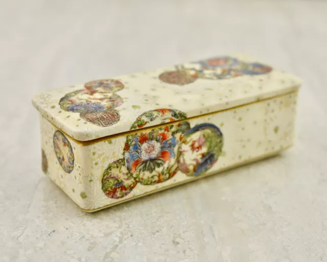 Antique Meiji-period Japanese Satsuma painted lidded inkwell box signed Kinkozan