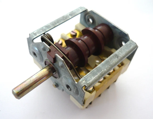 C00121435 Commutateur EGO 492381558 ARISTON INDESIT SCHOLTES WHIRLPOOL
