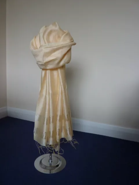 Sciarpa/avvolgimento grande - Avorio dorato con autorighe e nappe (.72x1,8 m aprx