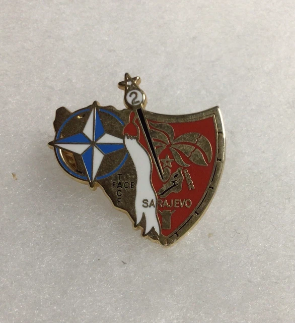 Insigne du 2° escadron du 1° régiment de spahis de fabrication FIA