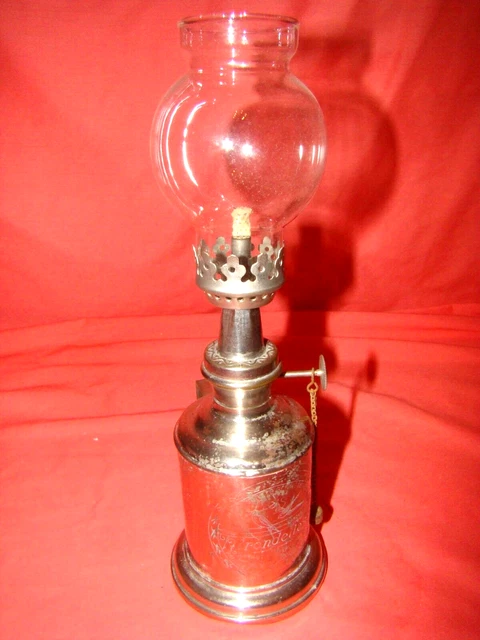 Grande Lampe à Huile En Laiton – Marque Villedieu – Époque 1900 – Anse