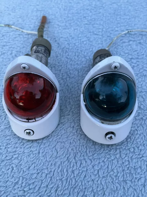 Grimes A-1815A Wing Nav Light, set of two, includes working 7079-12 bulbs