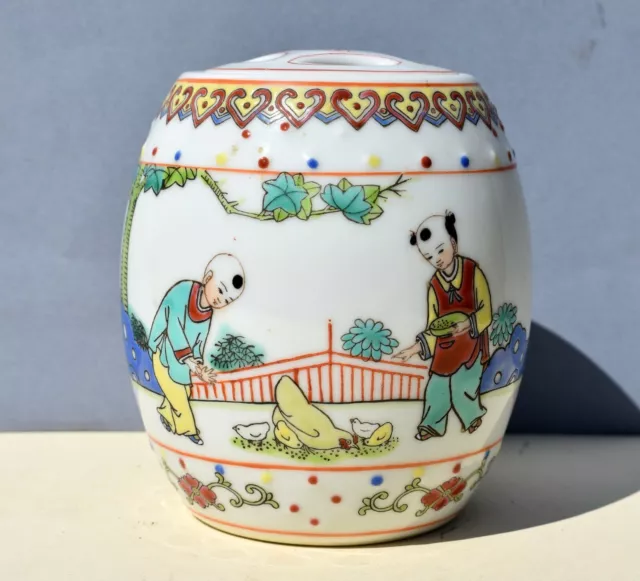 Pot couvert en porcelaine de canton Chine décor enfants