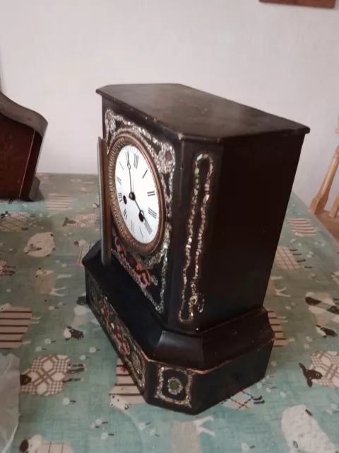 Antique mantle clock complete but needs restoration