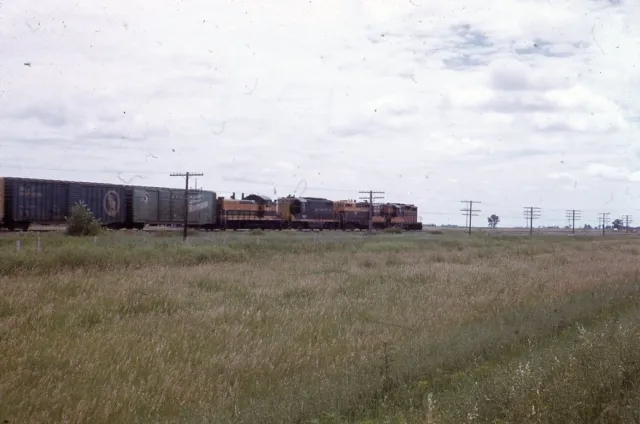 BN GN GREAT NORTHERN Railroad Train Locomotives Boxcars Original Photo Slide
