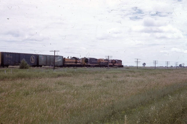 BN GN GREAT NORTHERN Railroad Train Locomotives Boxcars Original Photo Slide