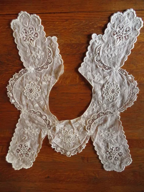 Vintage Lace Collar White 13" x 15" Cotton or Blend Flowers Leaves Floral