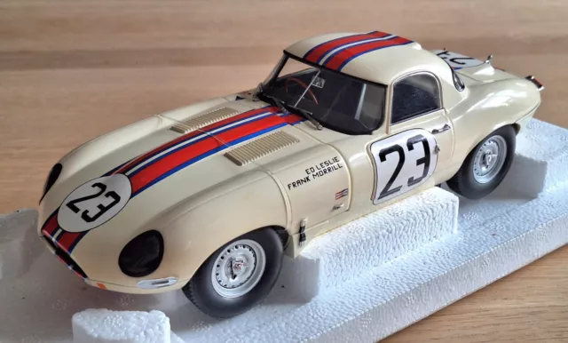 Jaguar E-Type Lightweight "Qvale" - Modellauto Maßstab 1:18 von Paragon Models