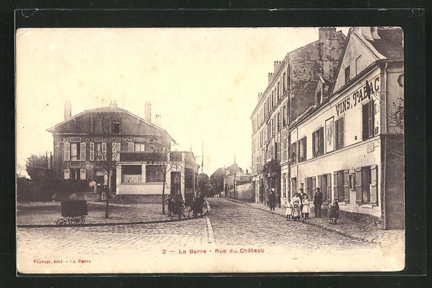 CPA La Barre, Rue du Chateau, vue de la rue