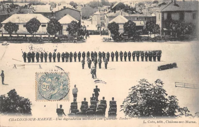 Cpa 51 Chalons Sur Marne / Une Degradation Militaire / Au Quartier Tirlet