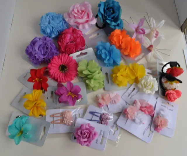 Lotto di lavoro all'ingrosso tessuto accessori per capelli fiori clip/spille pacchetto. Festival. Regno Unito