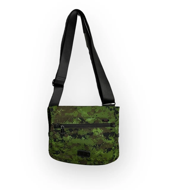 Tumi Alpha Flap Messenger Bag Crossbody Green Camo Nylon 22105 RARE Excellent