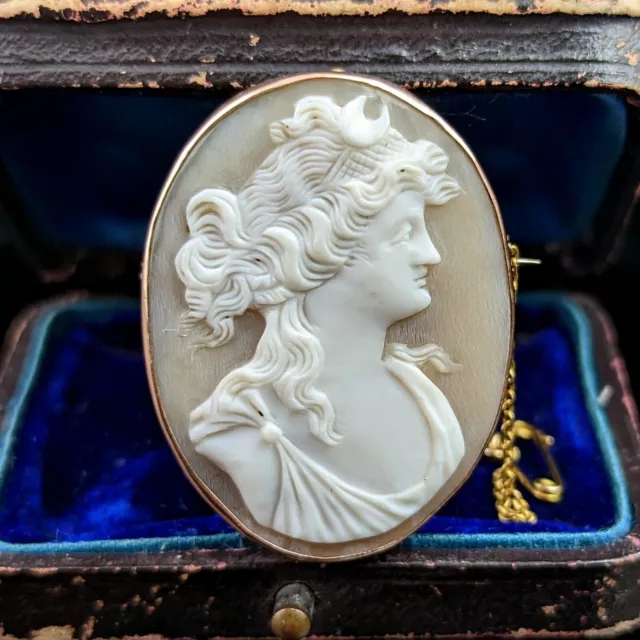 Antique Cameo brooch, Nyx goddess, 9ct rose gold