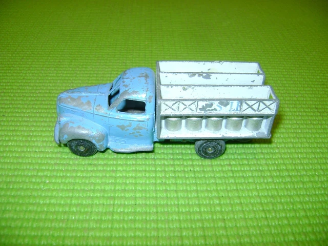 Camion Laitier Dinky Toys 25O Studebaker - Roues Métal - Fabrication France - Occasion