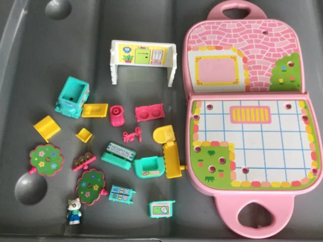 Hello Kitty Mini hospital playset  some parts missing. Sold as seen USED