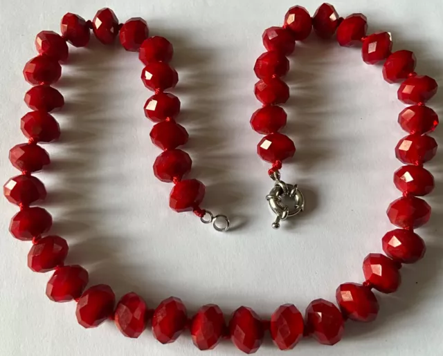 Superbe Collier Perles de Verre ROUGE et Fermoir Bouée.