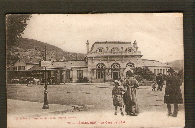 GERARDMER  carte postale ancienne Gare  extérieure   belle animation 1922+cachet