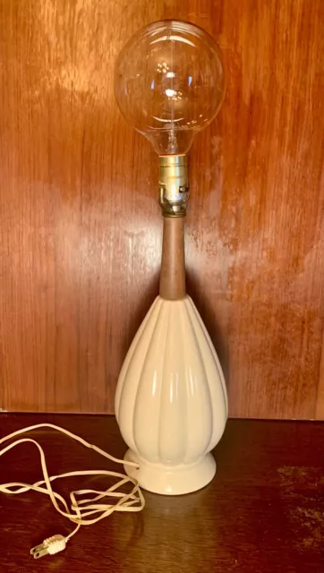 Vintage MCM Geometric Ceramic Table Lamp White Glazed Wood Neck Edison Bulb