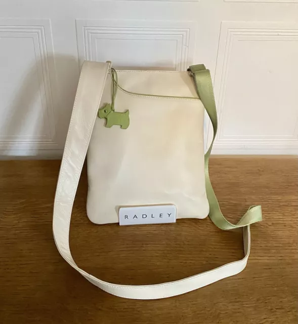 Borsa a tracolla / messenger crema con dettaglio verde in pelle crema condizioni di fabbrica