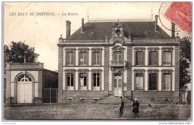 27 LES BAUX DE BRETEUIL - la mairie