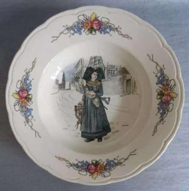 Assiette faïence de Sarreguemines décor Henri Loux "Obernai" Alsacienne au rouet