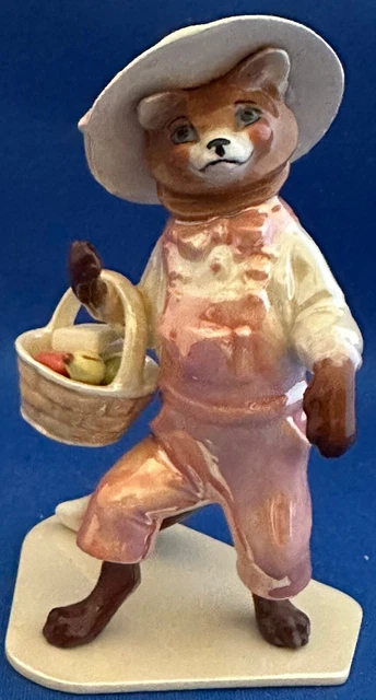 Hagen-Renaker Specialty Edition - Mama Fox with Basket #3321 - 4" tall