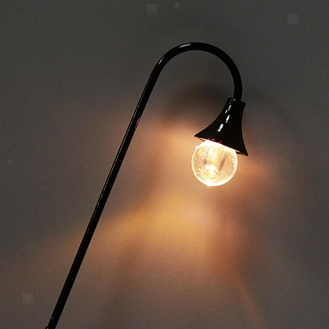 Tiardey - Lot De 10 Lampadaires Doubles Miniatures Pour Modélisme Ferroviaire Ou Diorama - Échelle 1:100, Lumière Chaude, 70mm