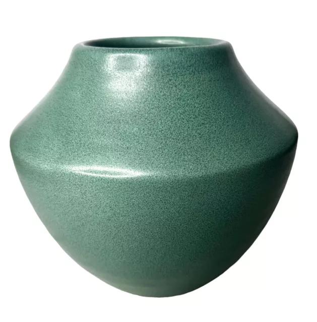 Haeger 2001 Modern Deco Mottled Matte Green Ribbed Ceramic Vase 541-89
