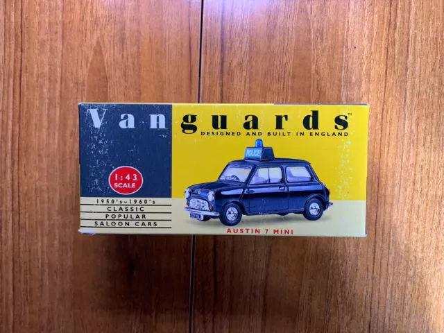 Vanguards Corgi 1:43 Austin 7 Mini Police VA13002