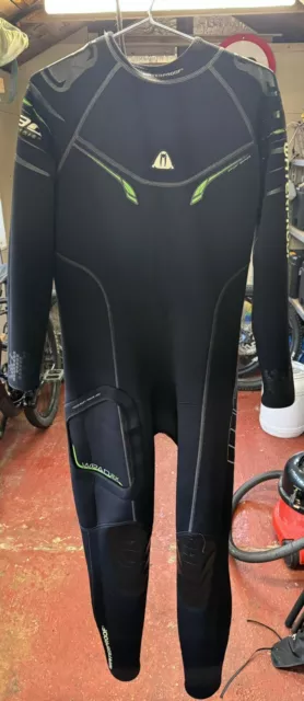 Waterproof Brand  SCUBA DIVE Neoprene W30 MALE FULL WETSUIT 2.5MM Size XL