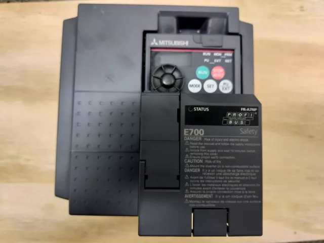 Mitsubishi Inverter FR-E740-026-EC , 400 VAC Input, 0.75 KW, 2.6 Amps Output