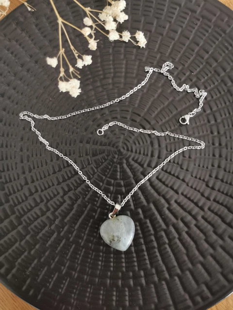 Collier Pendentif Cœur Ajouré Et Ciselé - Chaînes & Strass - Argenté - 32 Cm - Neuf Avec étiquettes