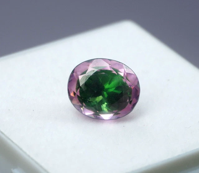 Saphir Padparadscha Naturel 10 Carats - Pierre Précieuse Certifiée, Forme émeraude, Non Traitée