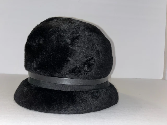 30s Vintage-Inspired Emerald Cloche Hat by Amina Marie Hood Art Deco 20s 30s Chic Vintage-Inspired Wool Satin Cloche Hat  main image 3