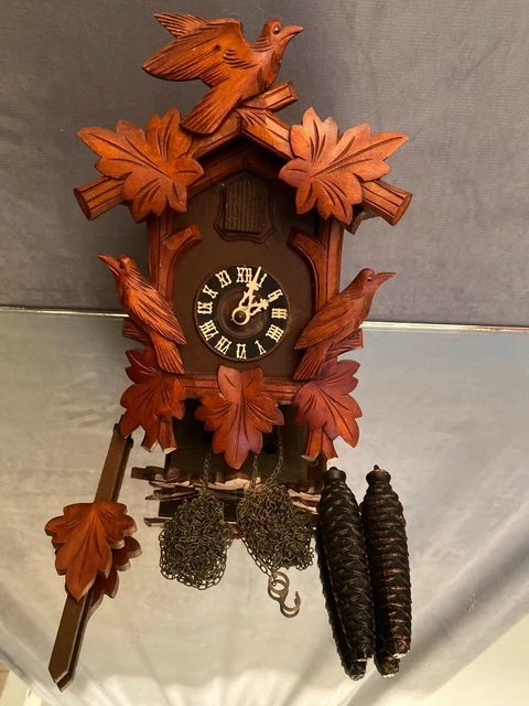 Coucou en bois sculpté Forêt Noire