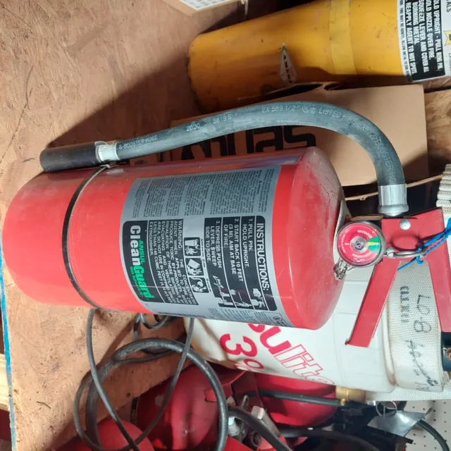 Ansul 9.75Lb Clean Gaurd Fire Extinguisher With Bracket And Sign