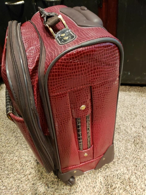 Samantha Brown Classic Red  Croc Embossed 22" Spinner Wheeled Upright Luggage 7