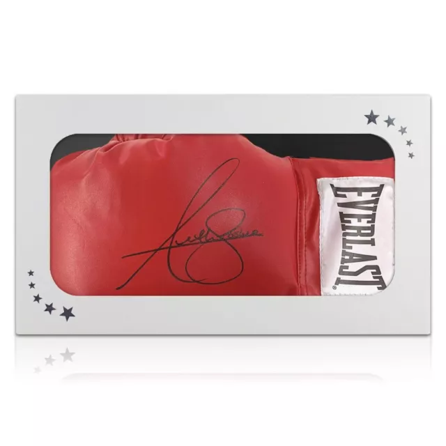 Boxhandschuh signiert von Anthony Joshua. In Geschenkbox