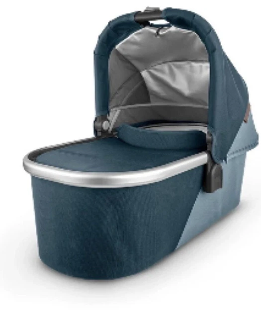 UPPAbaby Bassinet Finn For Vista V2 or Cruz Stroller and mosquito nest perfect