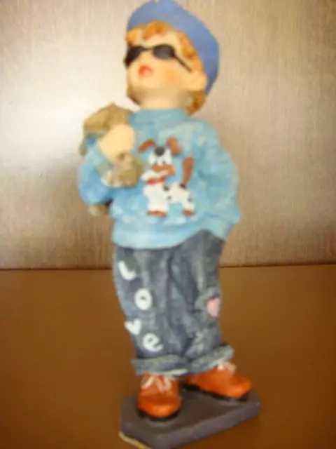 Figur Dekofigur Kind Junge mit Jacke Hund Pullover Czech