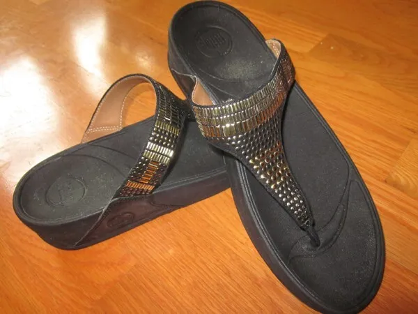 Fit Flop Aztetek Chada SlipOn Thong Sandals w/Gold 2Tone Embellishments 9
