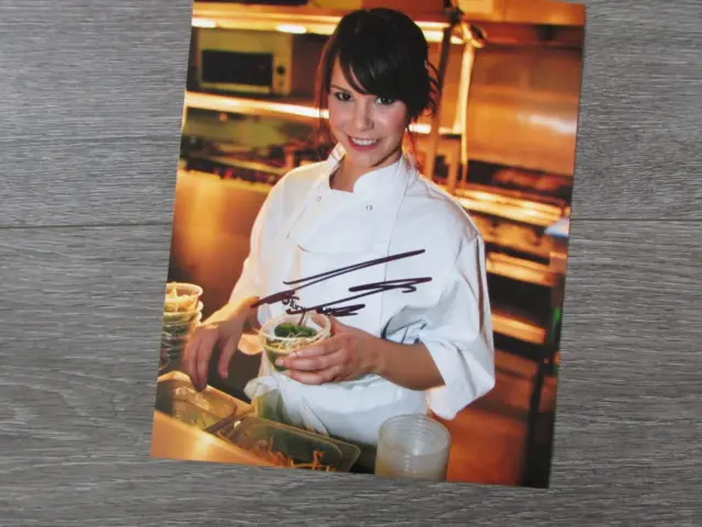 Jessica Fox Hollyoaks Actress Original Hand Signed 8 x 10 inch Photo