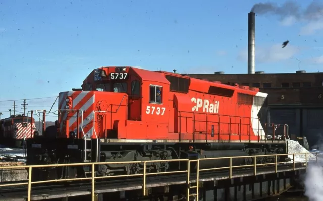 CP CANADIAN PACIFIC Railroad Train Locomotive 5737 Original 1976 Photo ...