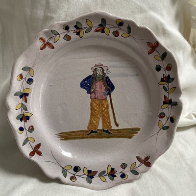 SUPERBE ASSIETTE DÉCOR BRETON EN FAIENCE DE QUIMPER PORQUIER ADOLPHE 1104 