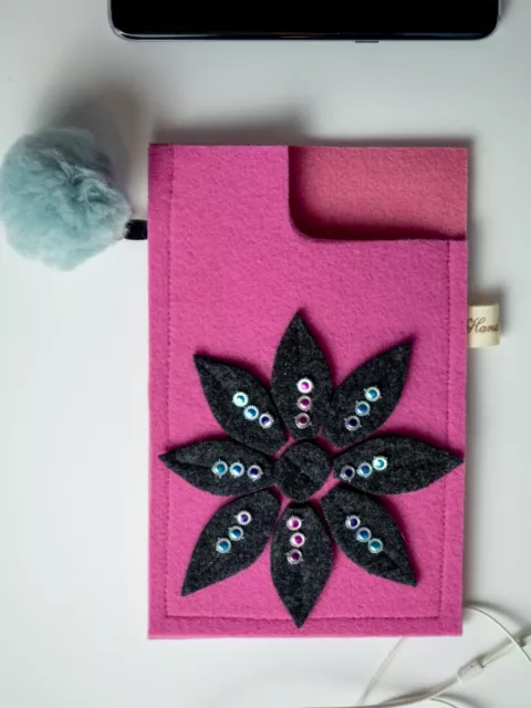 Custom made mobile phone case made of  felt   Color pink !